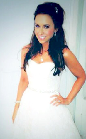 Mean S Lacey Chabert Shares New Pictures Of Multiple Wedding Lacey Chabert Wedding Dress